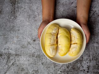 durian-untuk-asam-lambung-fresh-durian-kupas
